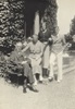 Titre original&nbsp;:  FitzGerald family, Limerick, Ireland, 1935: Gerry, Edna, Molly, Jack. Image courtesy of the author, grandson of John Gerald FitzGerald.