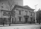 Original title:  Cawthra, William, house, Bay St., north east corner King St., Toronto, Ont. - 1897. 
Artist unknown. Inscribed in pen and white ink, vso c.r.: 1/1 plate; vso u.l.: 290-73; Silver gelatin print, Acc. E 2-6e (Repro T 11171); laid down on medium grey album page; 127 x 172 mm.; Inscribed in pencil by T.A. Reed, l.l: Full Plate 73; l.r.: 1897. TEC 193. Shows house occupied by the Molsons Bank.
Source: https://www.torontopubliclibrary.ca/detail.jsp?Entt=RDMDC-PICTURES-R-2138&R=DC-PICTURES-R-2138 
