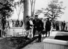 Titre original&nbsp;:  (Prince of Wales' visit to Canada) H.R.H. greets General Currie [at Government House, Ottawa, Ont.] Aug. 28 - Sept.]. 