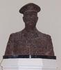 Titre original&nbsp;:    Description English: Bust of General Sir Arthur Currie (1969) by Alison MacNeil in Royal Military College of Canada Currie Hall Date 14 December 2011 Source Own work Author Victoriaedwards

