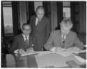 Titre original&nbsp;:  Prime Minister Diefenbaker and Pakistan High Commissionner. 