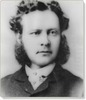 Titre original&nbsp;:    Description Photography of Robert Simpson at 32 in 1866, founder of the Simpson's Canadian chain of department stores Date 1866(1866) Source Hudson Bay Company Author Unknown Other versions en:Image:Image:Robert Simpson (brewer).jpg

