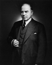 Original title:  Portrait of the Rt. Hon. William L. Mackenzie King, Prime Minister of Canada from 1921 to 1926; from 1926 to 1930 and from 1935 to 1948. 