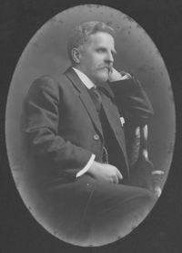 Titre original&nbsp;:  Dr. Stephen Rice Jenkins (1858-1929), ca. 1900. Image courtesy of Public Archives and Records Office of Prince Edward Island, Acc3466/HF81.140.13.4.