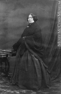 Original title:  Photograph Mrs. Buckland, Montreal, QC, 1861 William Notman (1826-1891) 1861, 19th century Silver salts on paper mounted on paper - Albumen process 8.5 x 5.6 cm Purchase from Associated Screen News Ltd. I-974.1 © McCord Museum Keywords:  female (19035) , Photograph (77678) , portrait (53878)