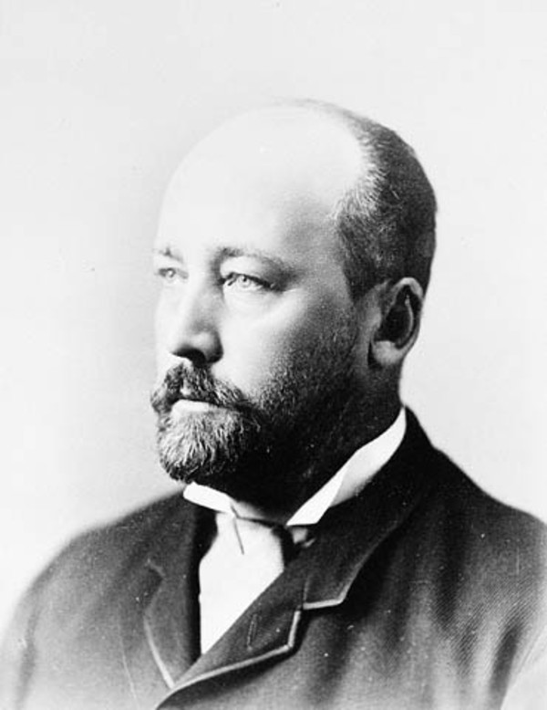 Titre original :    Description English: William Cornelius Van Horne, a pioneering Canadian railway executive. Français : William Van Horne, un homme d'affaires canadien d'origine américaine. Il fut un des pionniers du transport ferroviaire nord-américain. Date before 1915(1915) Source This image is available from Library and Archives Canada under the reproduction reference number C-008549 and under the MIKAN ID number 3221994 This tag does not indicate the copyright status of the attached work. A normal copyright tag is still required. See Commons:Licensing for more information. Library and Archives Canada does not allow free use of its copyrighted works. See Category:Images from Library and Archives Canada. Author Unknown Permission (Reusing this file) Public domainPublic domainfalsefalse This Canadian work is in the public domain in Canada because its copyright has expired due to one of the foll