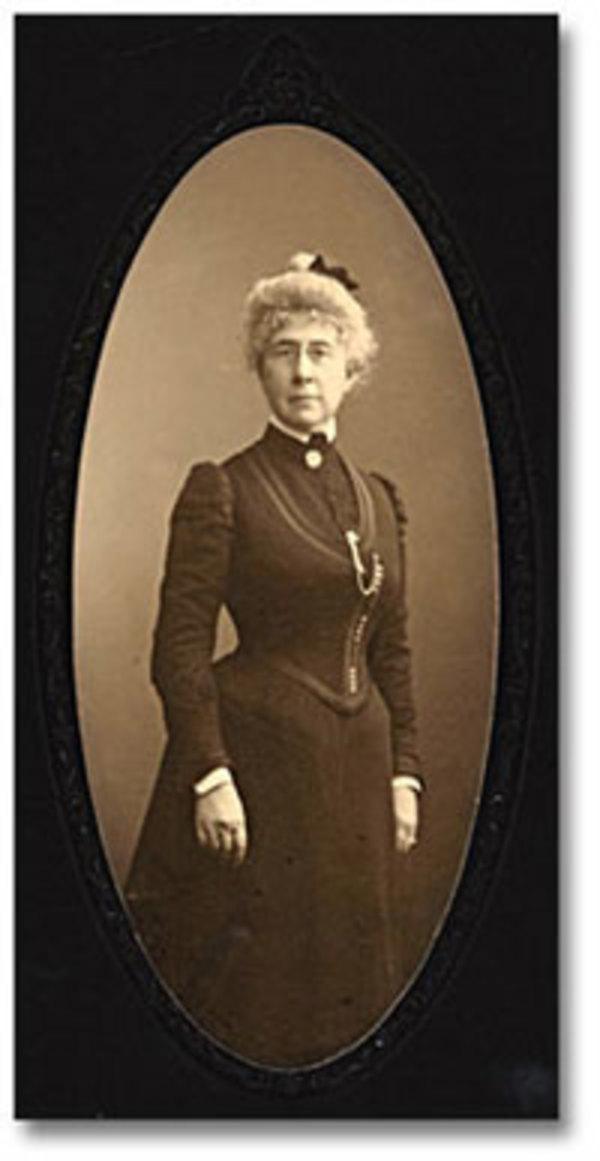 Titre original :  Miss Mary Agnes Snively ca. 1901. Courtesy of City of Toronto Archives, Series 1201, Subseries 1, File 3.