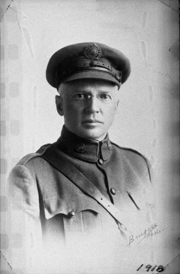 Titre original :  Colonel Little of the 96th Battalion Lake Superior Regiment, 1918. Image courtesy of the Thunder Bay Historical Museum Society. Accession number 979.1.359.