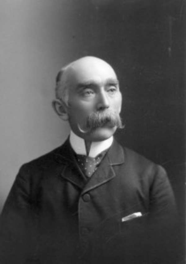 Titre original :  Portrait of Peter Henderson Bryce taken in 1890.