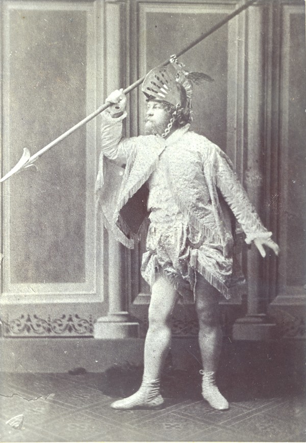 Titre original :  Charles Henry Danielle in fancy dress costume (Neptune) by James Vey. Image courtesy of Archives and Special Collections, Memorial University Libraries. Item 2.04 - COLL-164.