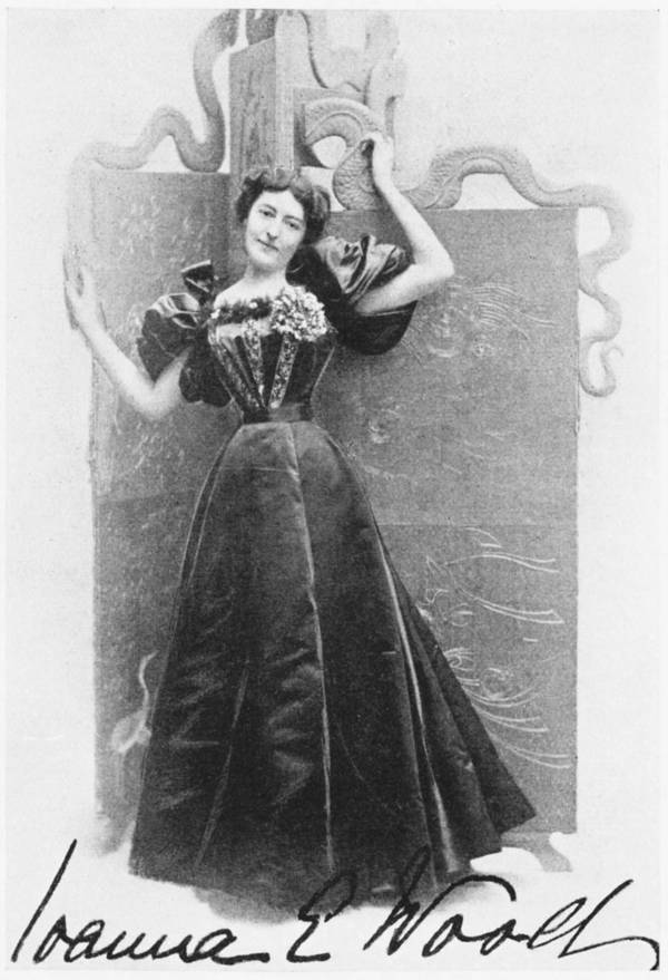 Titre original :  Photo by Otto of Paris. Image from Henry Morgan, TYPES OF CANADIAN WOMEN (Toronto: Briggs, 1903). 
Wood, Joanna E. | SFU Digitized Collections http://digital.lib.sfu.ca/ceww-524/wood-joanna-e.