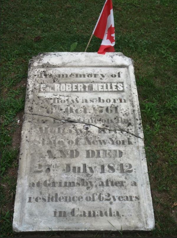 Titre original :  Gravestone of Robert Nelles at St. Andrews Anglican Church, Grimsby, Ontario. Photo by Allan Smith, 2018.