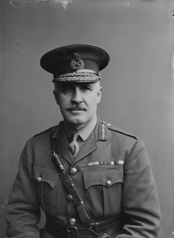 Titre original :  Brig-Gen C.J. Armstrong, C.B., C.M.G. Canadian Engineers.  Library and Archives Canada. Online MIKAN no. 3214533.