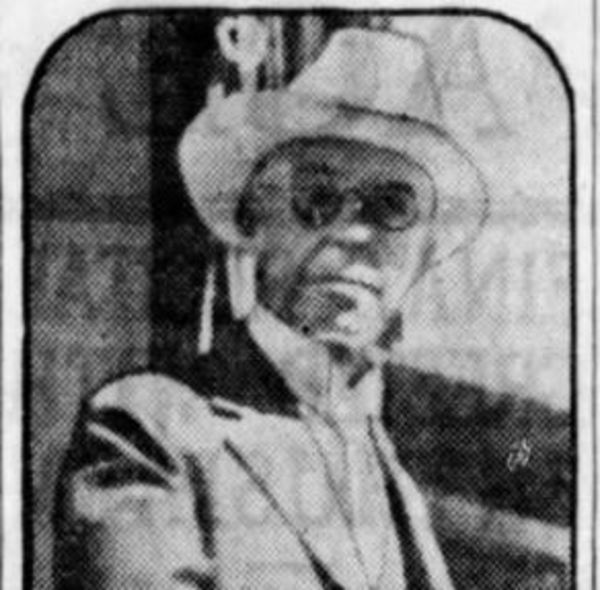 Titre original :  Arthur Ellis (crop). Source: Star-Phoenix - Saskatoon, Saskatchewan, Canada. 22 Jul 1938, page 7. 