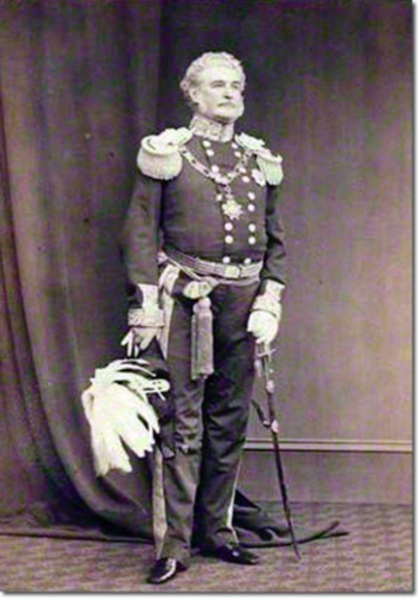 Titre original :  Lucius Bentinck Cary, 10th Viscount Falkland - Wikipedia