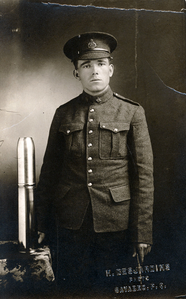 Titre original :  Military picture depicting soldier Joseph-Thomas Keable 1916  Archives R22eR