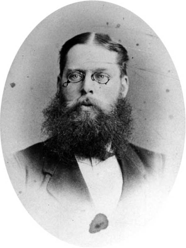 Titre original :  Alexander McArthur (1843-1887). 
Source: Archives of Manitoba, McArthur, Alexander 1. 
From: http://www.mhs.mb.ca/docs/people/mcarthur_a.shtml 
