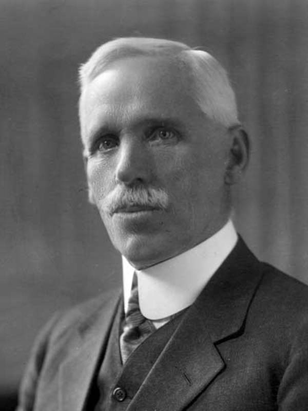 Titre original :  James William Armstrong

Source: Archives of Manitoba, Legislative Assembly 1921.