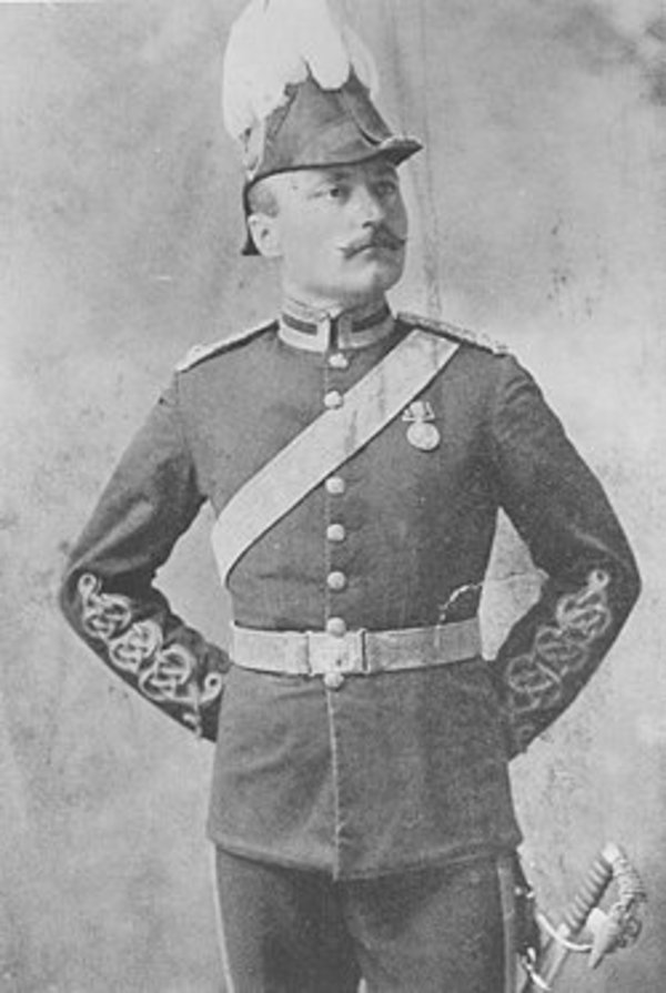 Titre original :    Description English: Lieutenant-Colonel F-L Lessard, Commanding Officer, Royal Canadian Dragoons in South Africa, March — December 1900. Date 16 December 2007(2007-12-16) (original upload date) Source Canadian War Museum. Transferred from en.wikipedia; transferred to Commons by User:YUL89YYZ using CommonsHelper. Author Original uploader was YUL89YYZ at en.wikipedia Permission (Reusing this file) PD-CANADA.

