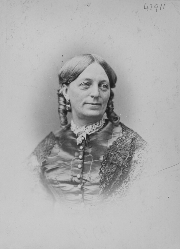 Original title:   Mme John Molson, Montréal, QC, 1870 