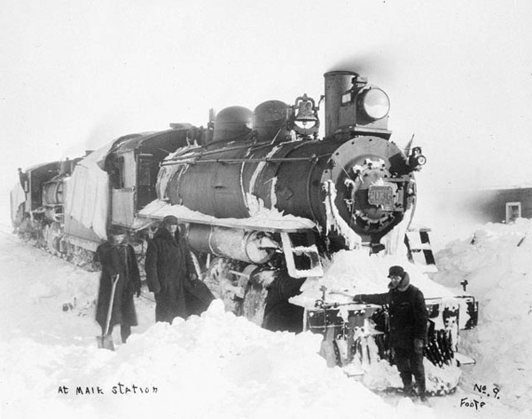 Titre original :  [Canadian Northern Railway locomotive No. 2036 at Mair station Sask.]. 