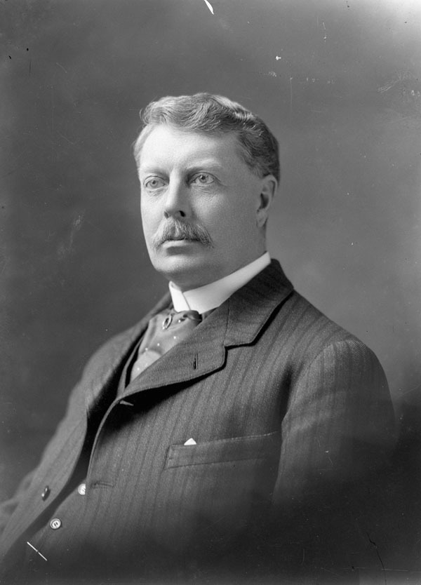 Titre original :  Dr. John Gunion Rutherford (1857-1923), Veterinary Director General and Live Stock Commissioner, Department of Agriculture. 