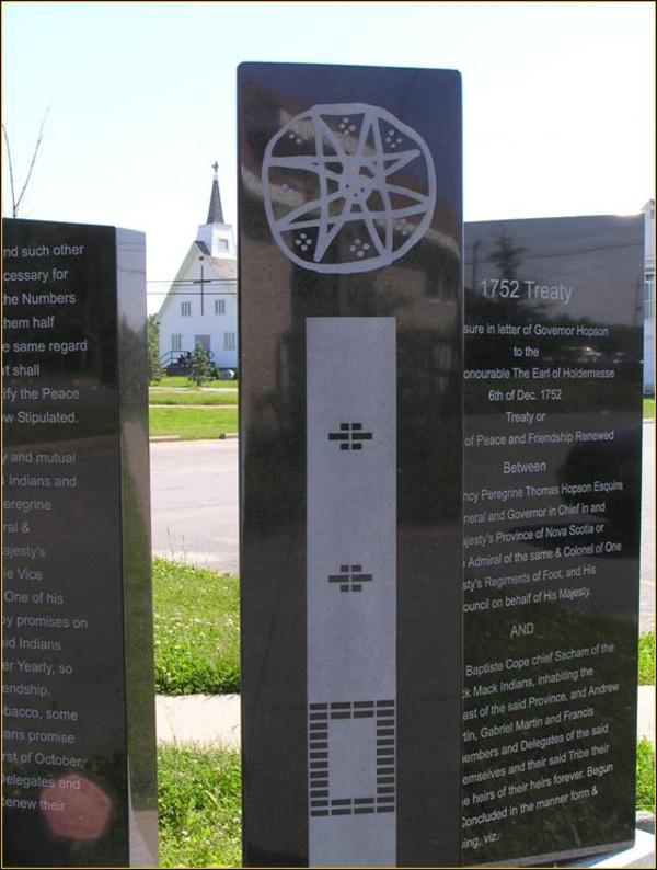 Titre original :    Description English: Jean-Baptiste Cope Monument, Shubenacadie, Nova Scotia, Canada Date 2007(2007) Source Own work Author Hantsheroes

