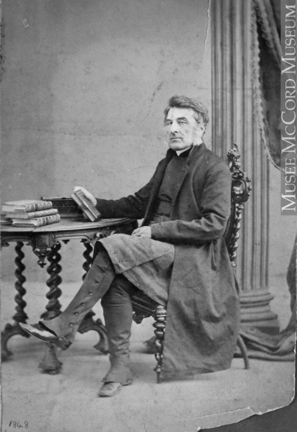 Titre original :  Photograph Bishop Francis Fulford, Montreal, QC, 1861 William Notman (1826-1891) 1861, 19th century Silver salts on paper mounted on paper - Albumen process 8 x 5 cm Purchase from Associated Screen News Ltd. I-1848.1 © McCord Museum Keywords:  male (26812) , Photograph (77678) , portrait (53878)