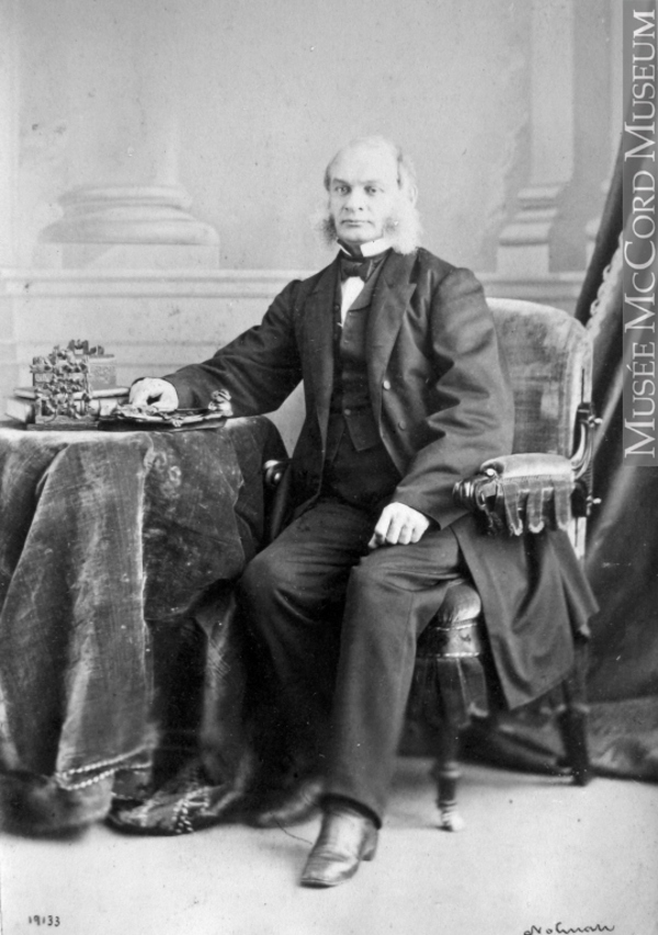Titre original :  Photograph John Lovell, Montreal, QC, 1865 William Notman (1826-1891) 1865, 19th century Silver salts on paper mounted on paper - Albumen process 8 x 5 cm Purchase from Associated Screen News Ltd. I-19133.1 © McCord Museum Keywords:  male (26812) , Photograph (77678) , portrait (53878)
