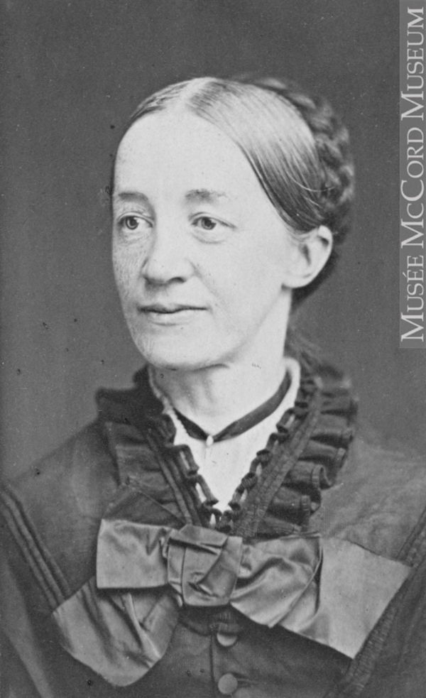 Original title:  Photograph Louisa Goddard Frothingham, later Mrs. J. H. R. Molson, Buffalo, NY, about 1885 W. J. Baker About 1885, 19th century Silver salts on paper - Albumen process 8.5 x 5.6 cm Gift of Miss E. Dorothy Benson MP-1986.5.2.50 © McCord Museum Keywords:  female (19035) , Photograph (77678) , portrait (53878)