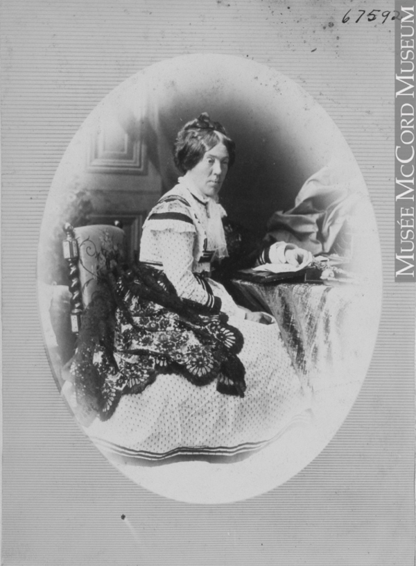 Titre original :  Photograph Miss M. S. Rye, Montreal, QC, 1871 William Notman (1826-1891) 1871, 19th century Silver salts on paper mounted on paper - Albumen process 17.8 x 12.7 cm Purchase from Associated Screen News Ltd. I-67592.1 © McCord Museum Keywords:  female (19035) , Photograph (77678) , portrait (53878)