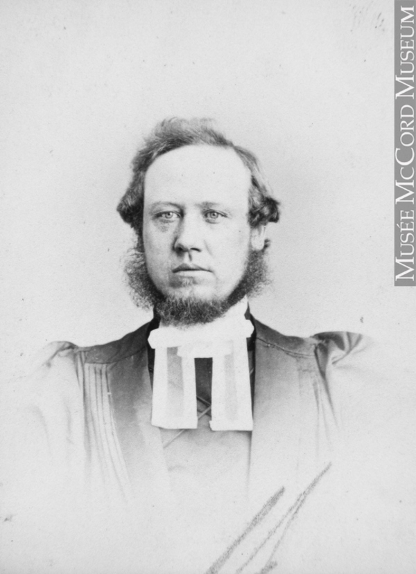 Titre original :  Photograph Rev. Mr. Snodgrass, Montreal, QC, 1864 William Notman (1826-1891) 1864, 19th century Silver salts on paper mounted on paper - Albumen process 8.5 x 5.6 cm Purchase from Associated Screen News Ltd. I-10761.1 © McCord Museum Keywords:  male (26812) , Photograph (77678) , portrait (53878)