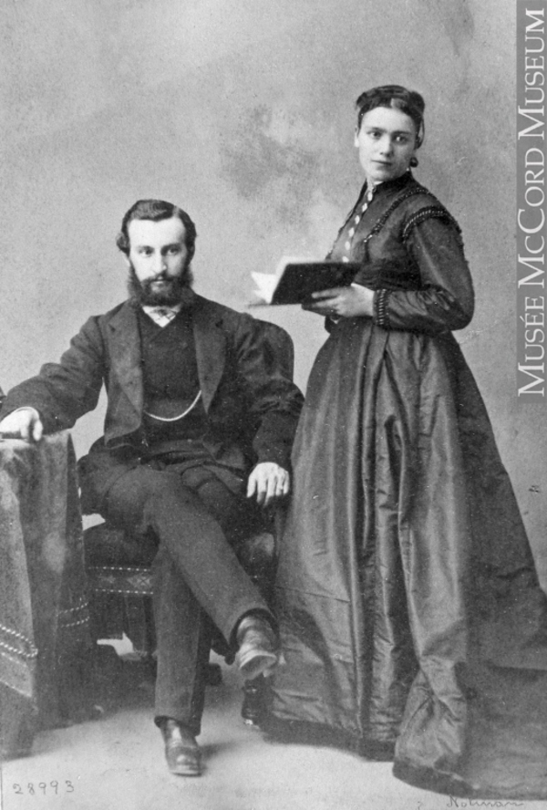 Titre original :  Photograph Mr. and Mrs. J. Breakey, Montreal, QC, 1867 William Notman (1826-1891) 1867, 19th century Silver salts on paper mounted on paper - Albumen process 8.5 x 5.6 cm Purchase from Associated Screen News Ltd. I-28993.1 © McCord Museum Keywords:  couple (556) , Photograph (77678) , portrait (53878)