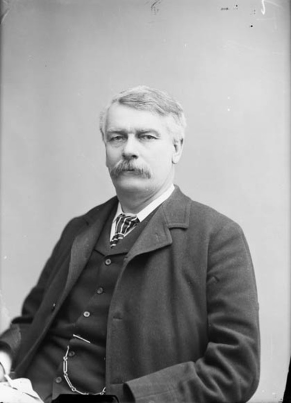 Titre original :  Hon. John Graham Haggart, M.P. (Lanark South, Ont.) (Postmaster General) b. Nov. 14, 1836 - d. Mar. 13, 1913. 