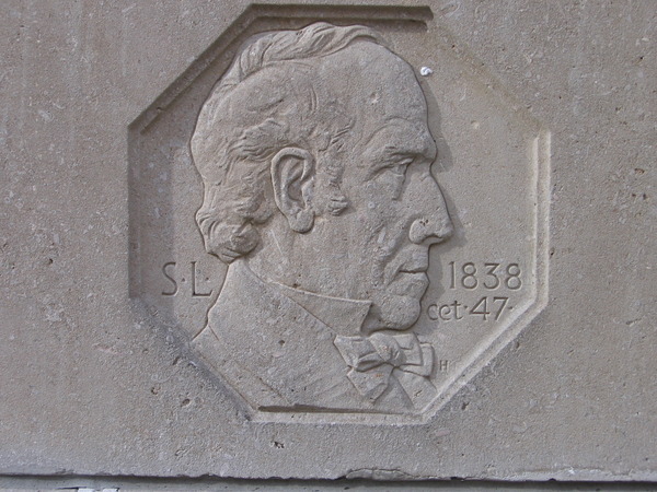 Titre original :  File:Sam Lount bas relief.jpg - Wikipedia, the free encyclopedia