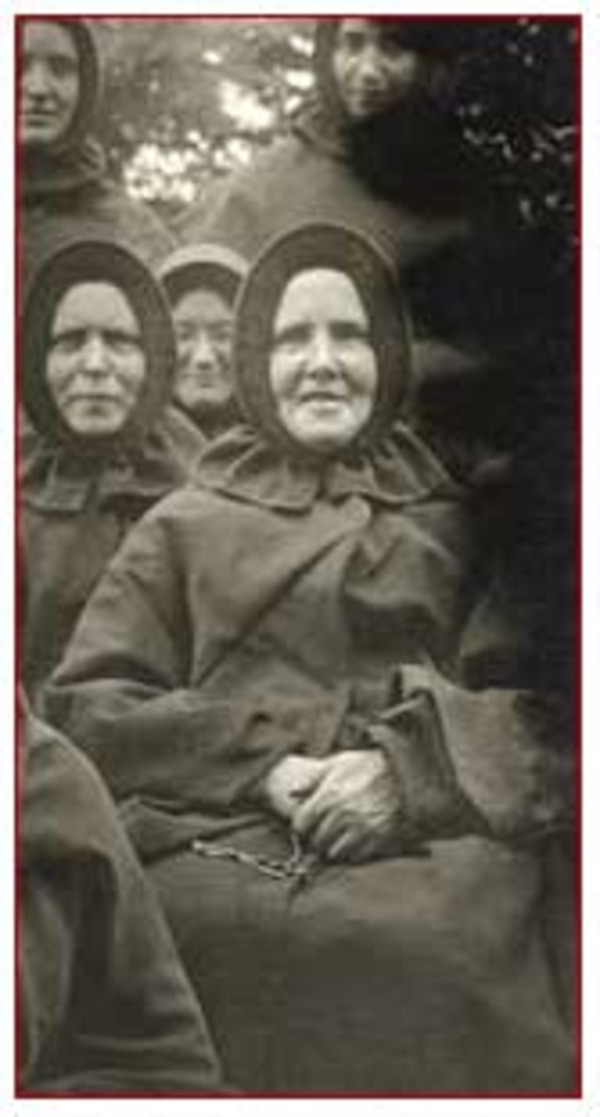 Titre original :  An archived photo of Mother Mary Greene fcJ.